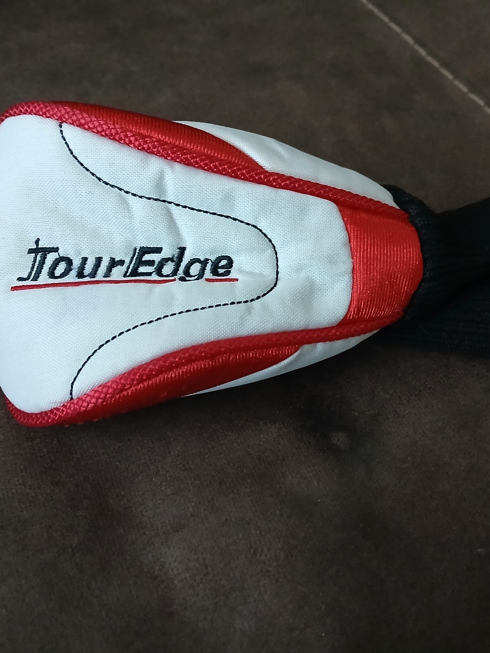 Tour Edge White & Red Golf Headcover - Branded Protection